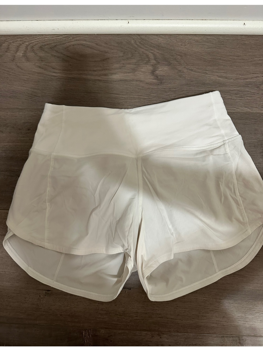 lululemon White Hotty Hot Athletic Shorts, Size 4